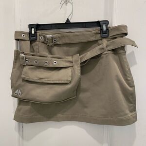 Moose Knuckles khaki cargo skirt. Size Small